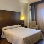 Complejo 24h 3* מונסטריו