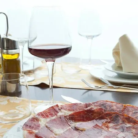 Complejo 24H 3* Monesterio