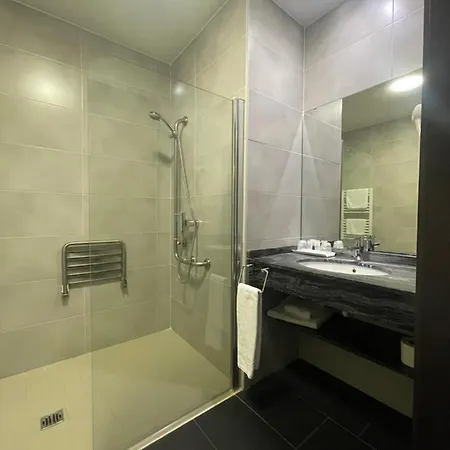 Hotel Complejo 24h