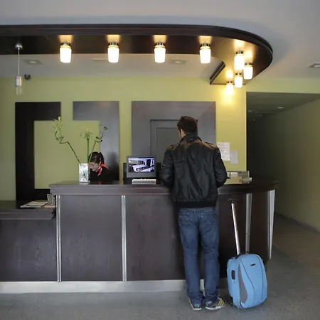 Complejo 24h Szálloda Monesterio